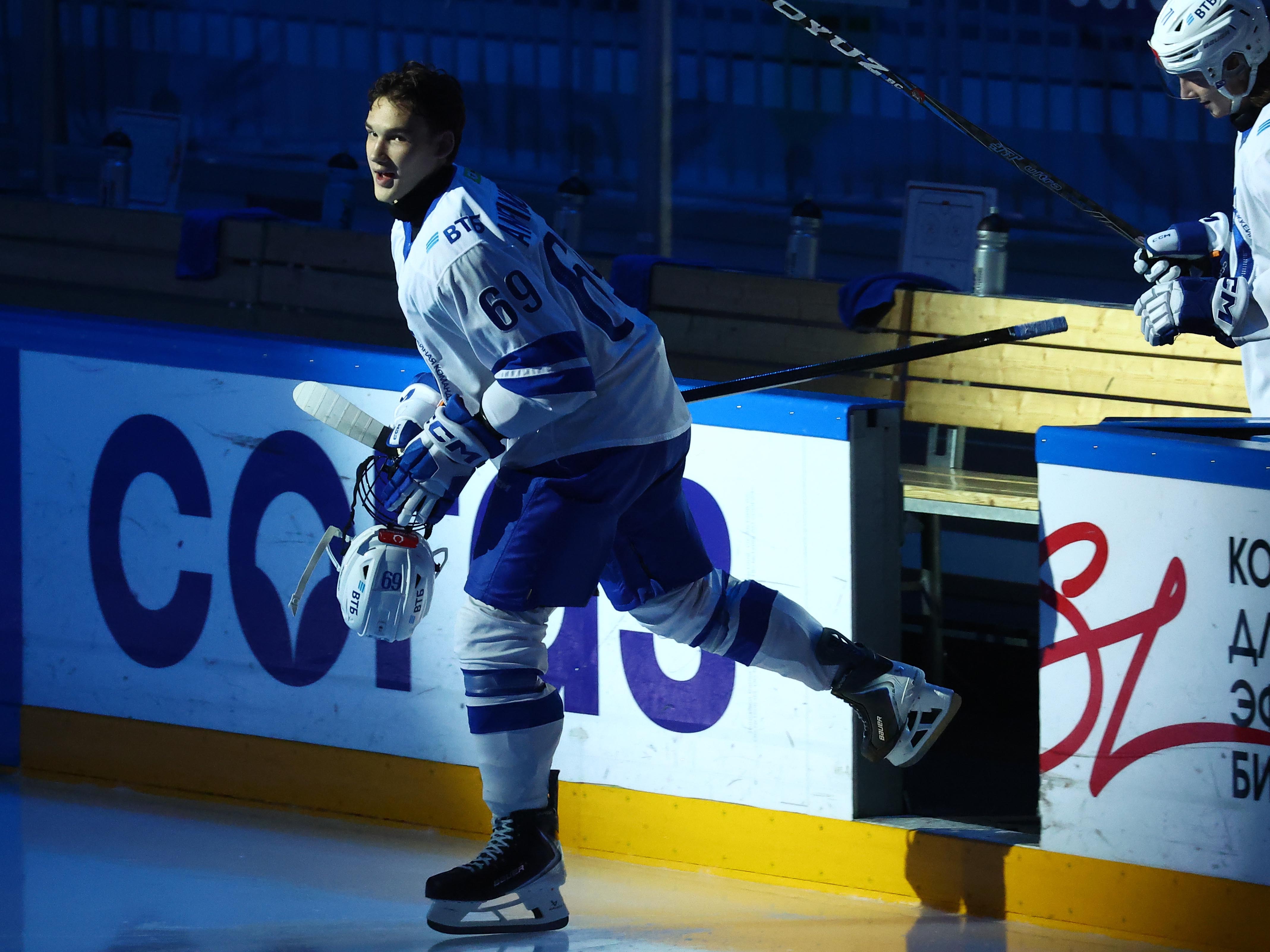 Максим Анфинагентов: «Я усвоил простое правило: хочешь играть — следуй установкам тренера»