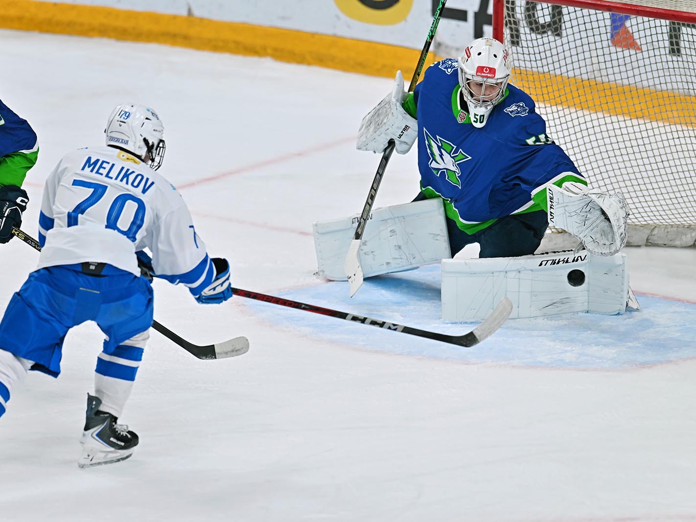 Две дебютные шайбы и очередная победа над «Капитаном»