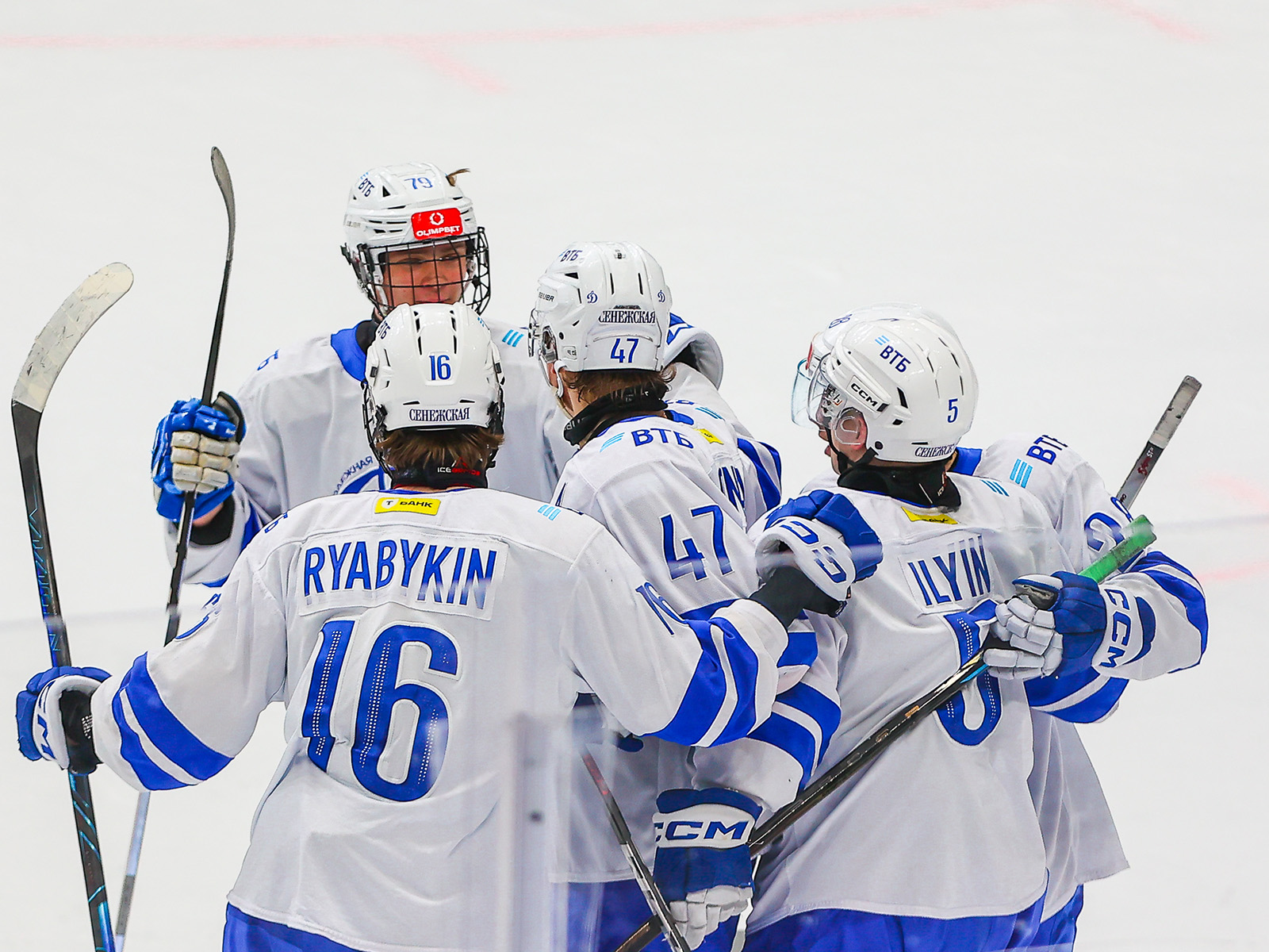 Бего-голубые завершили регулярку разгромной победой на выезде