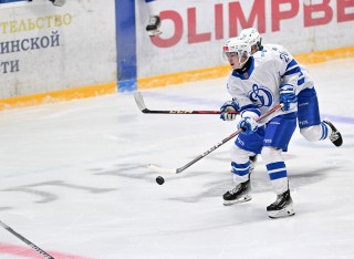 Сахалинские Акулы - МХК Динамо Москва