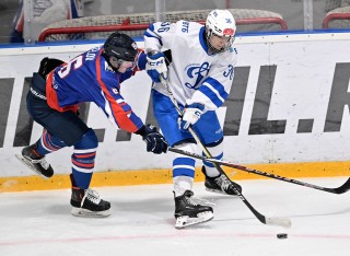 Сахалинские Акулы - МХК Динамо Москва