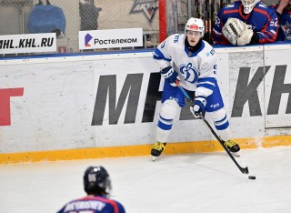 Сахалинские Акулы - МХК Динамо Москва