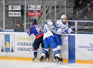 Сахалинские Акулы - МХК Динамо Москва