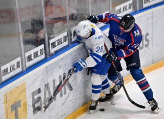 Сахалинские Акулы - МХК Динамо Москва