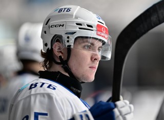 Сахалинские Акулы - МХК Динамо Москва