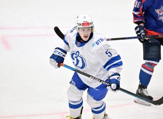 Сахалинские Акулы - МХК Динамо Москва