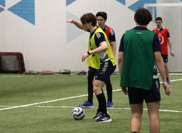 Футбольные традиции «Динамо». Уходящий год проводили игрой в футбол