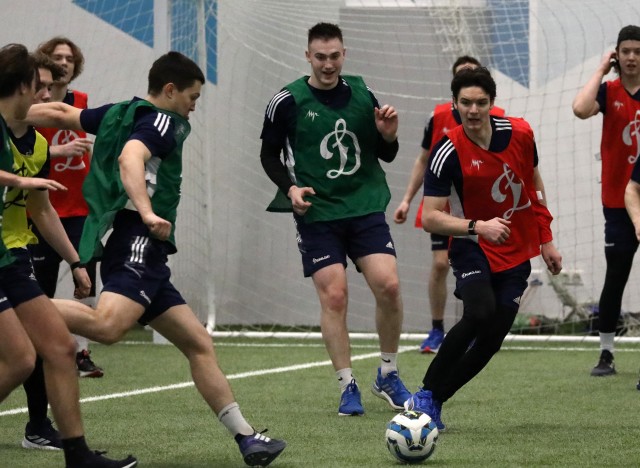 Футбольные традиции «Динамо». Уходящий год проводили игрой в футбол