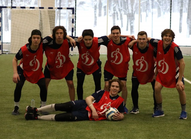 Футбольные традиции «Динамо». Уходящий год проводили игрой в футбол