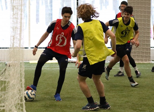 Футбольные традиции «Динамо». Уходящий год проводили игрой в футбол